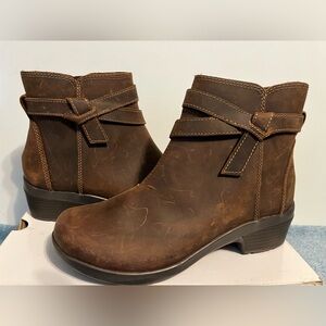 Clarks Brown Leather-Look Ankle Booties with Knot Strap
